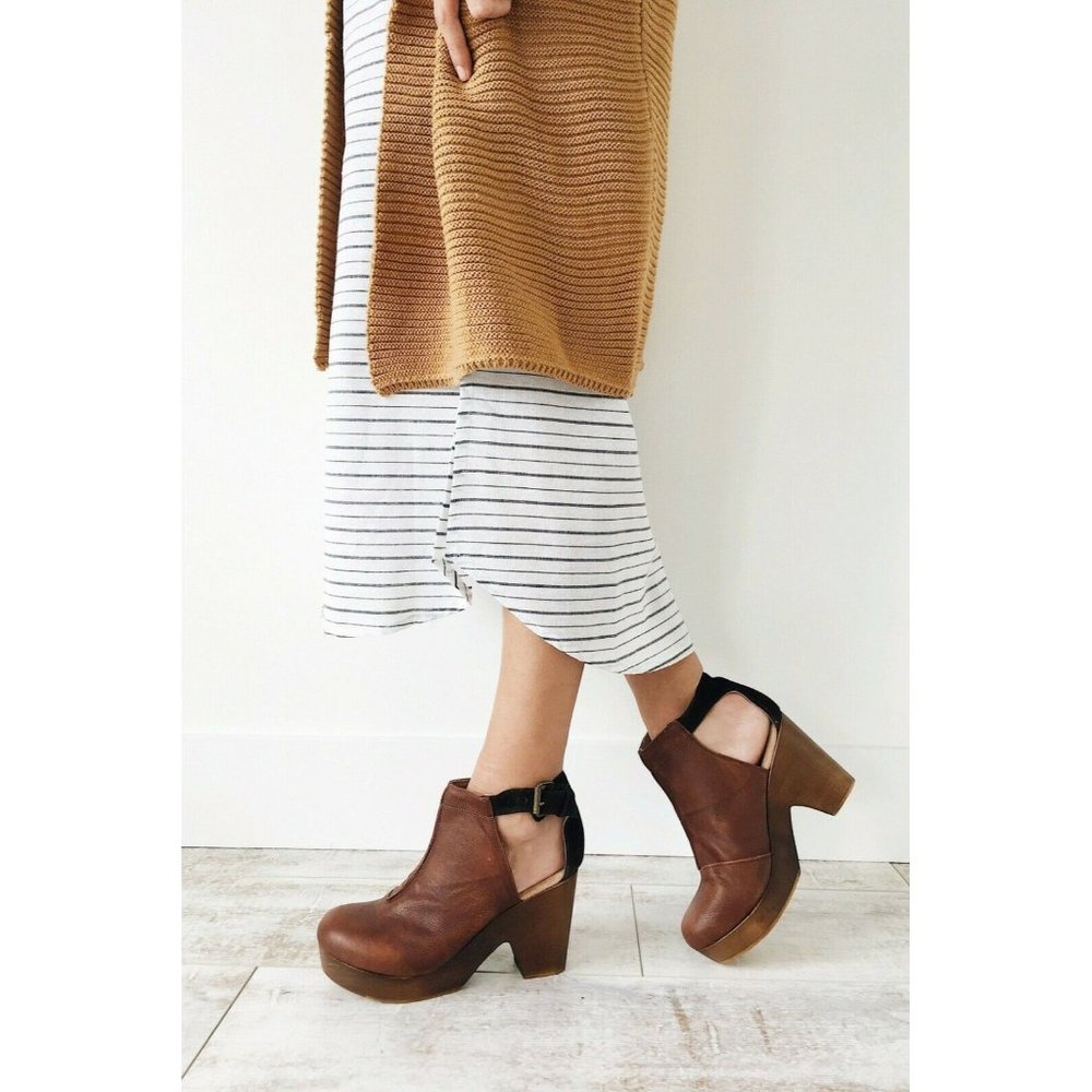Free People Amber Orchard Size 10 Leather Wood Clogs Ankle Platform Boots Brown